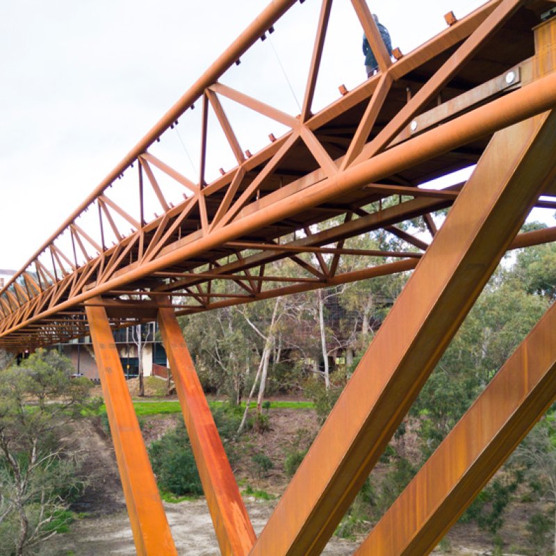 Deakin University Pedestrian Bridge contains approximately 200 tonnes of BlueScope REDCOR® weathering steel in grade WR350L0 and HW350.