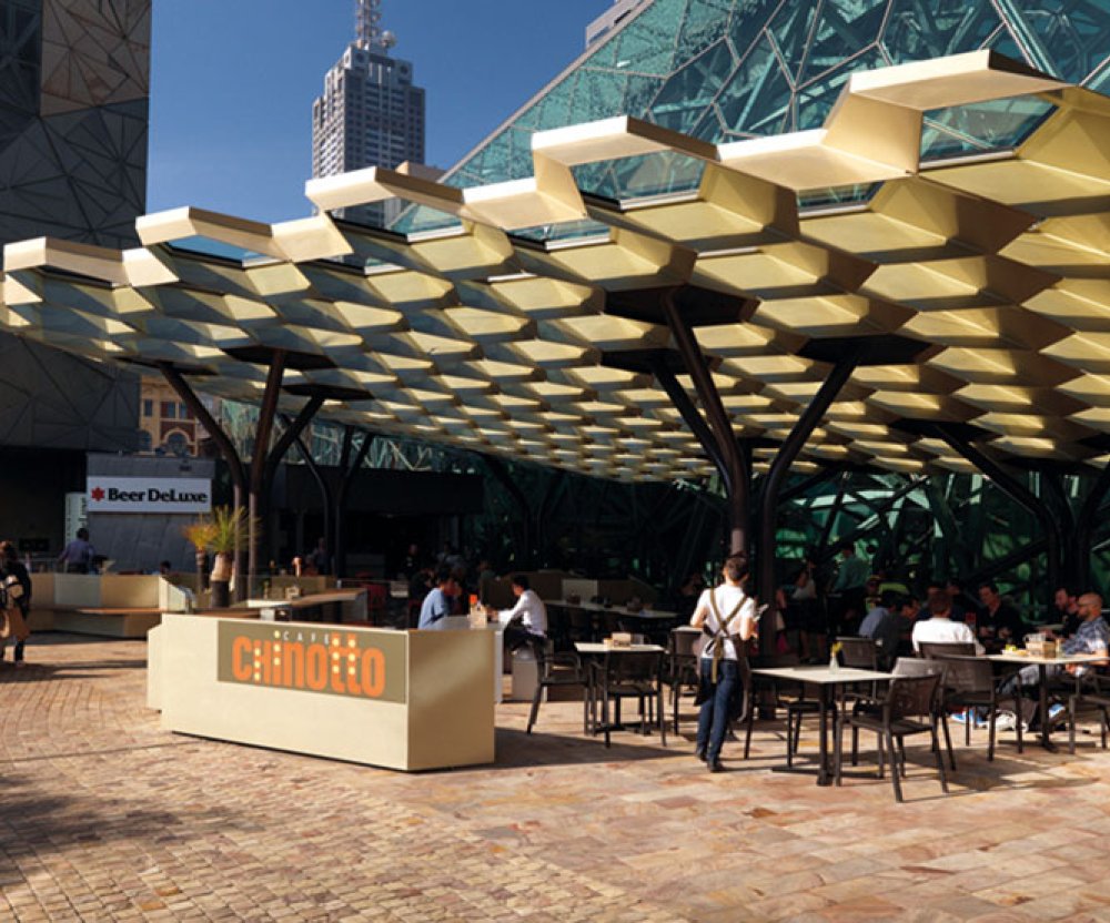 BlueScope XLERPLATE® steel 250 Grade 8mm-thick plate was used for the hexagonal canopy